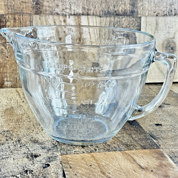 Anchor Hocking 8 Cup 2 Quart Glass Batter Bowl Measuring Cup with Pour Spout - Picture 1 of 5